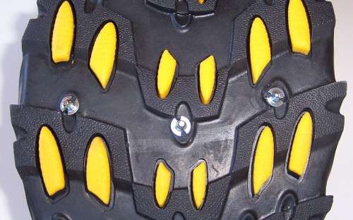 screw-in hobnails for super traction